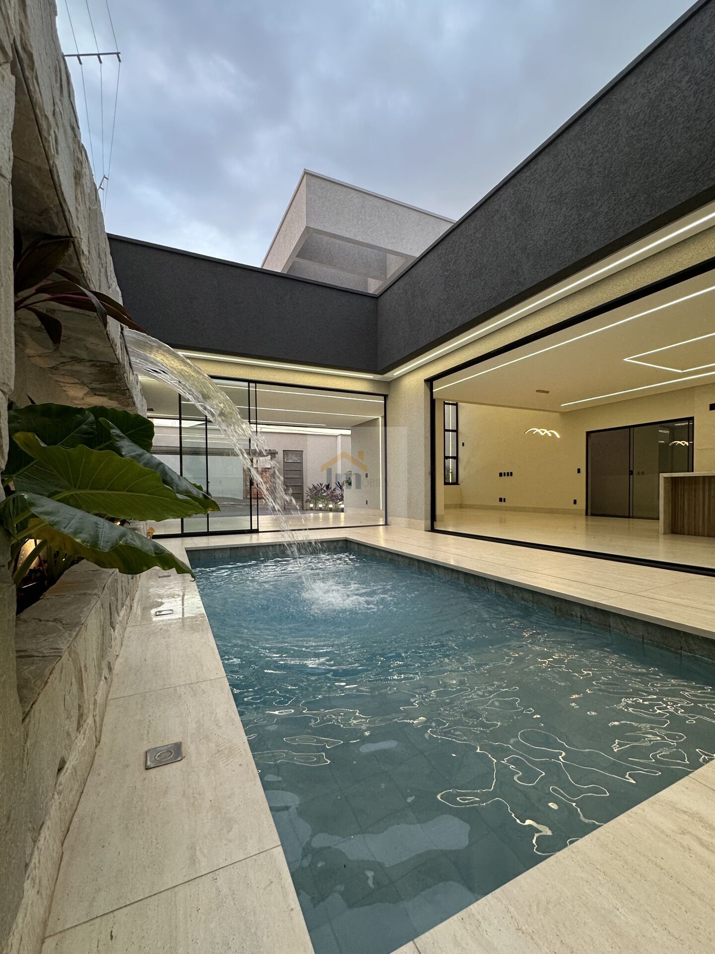 Casa, 3 quartos, 200 m² - Foto 1