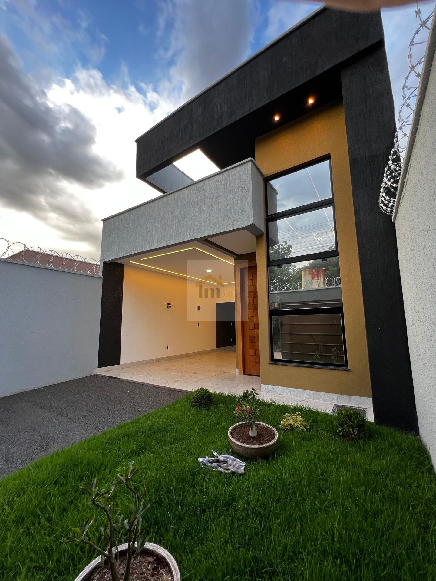 Casa à venda com 3 quartos, 117m² - Foto 2