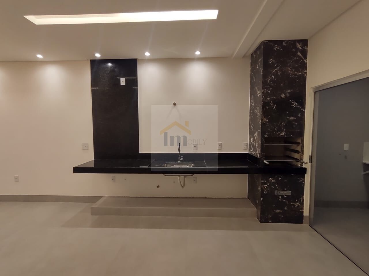 Casa à venda com 3 quartos, 128m² - Foto 2