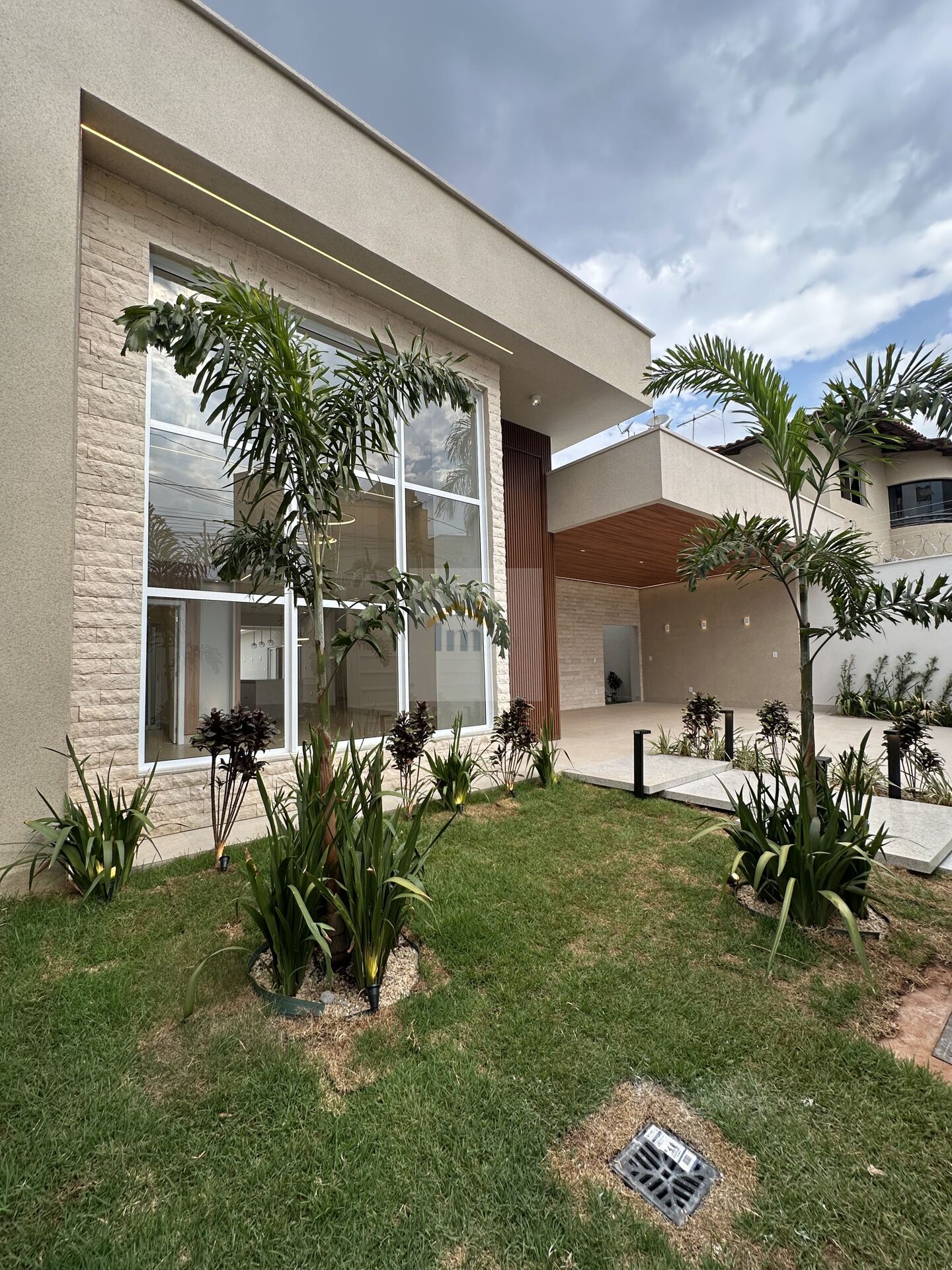 Casa, 4 quartos, 215 m² - Foto 1