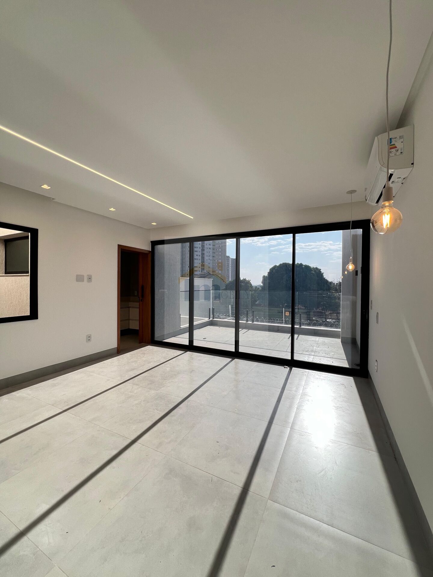 Casa à venda com 3 quartos, 209m² - Foto 11