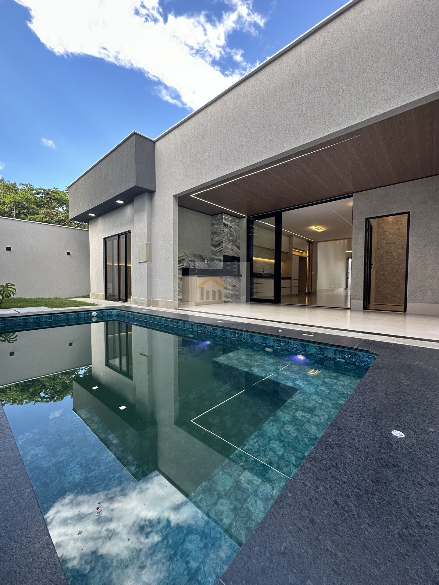 Casa, 3 quartos, 230 m² - Foto 1