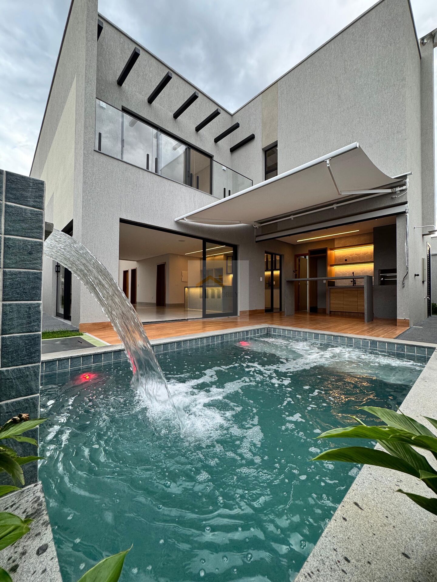 Casa, 3 quartos, 259 m² - Foto 1