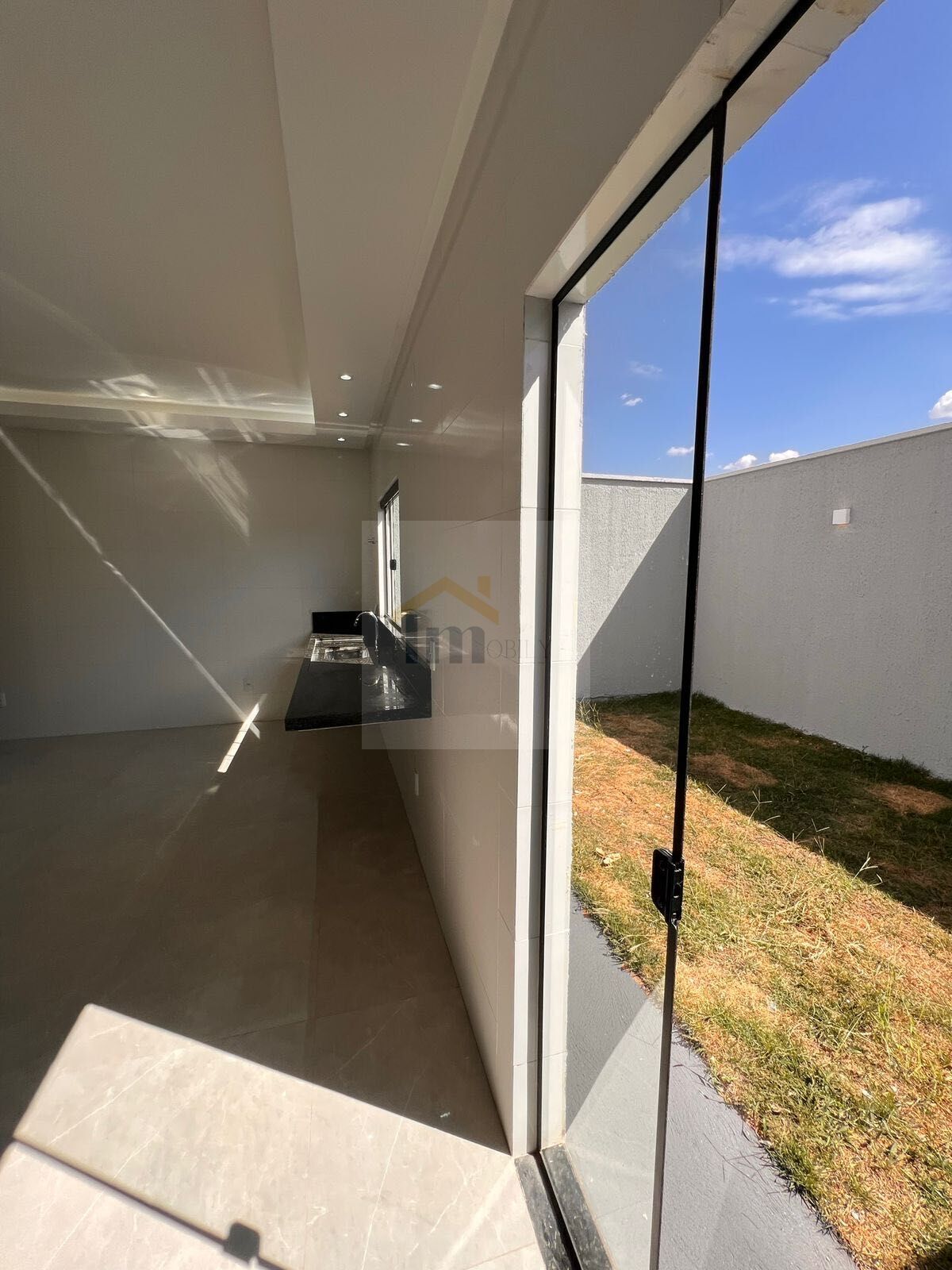 Casa à venda com 3 quartos, 120m² - Foto 2