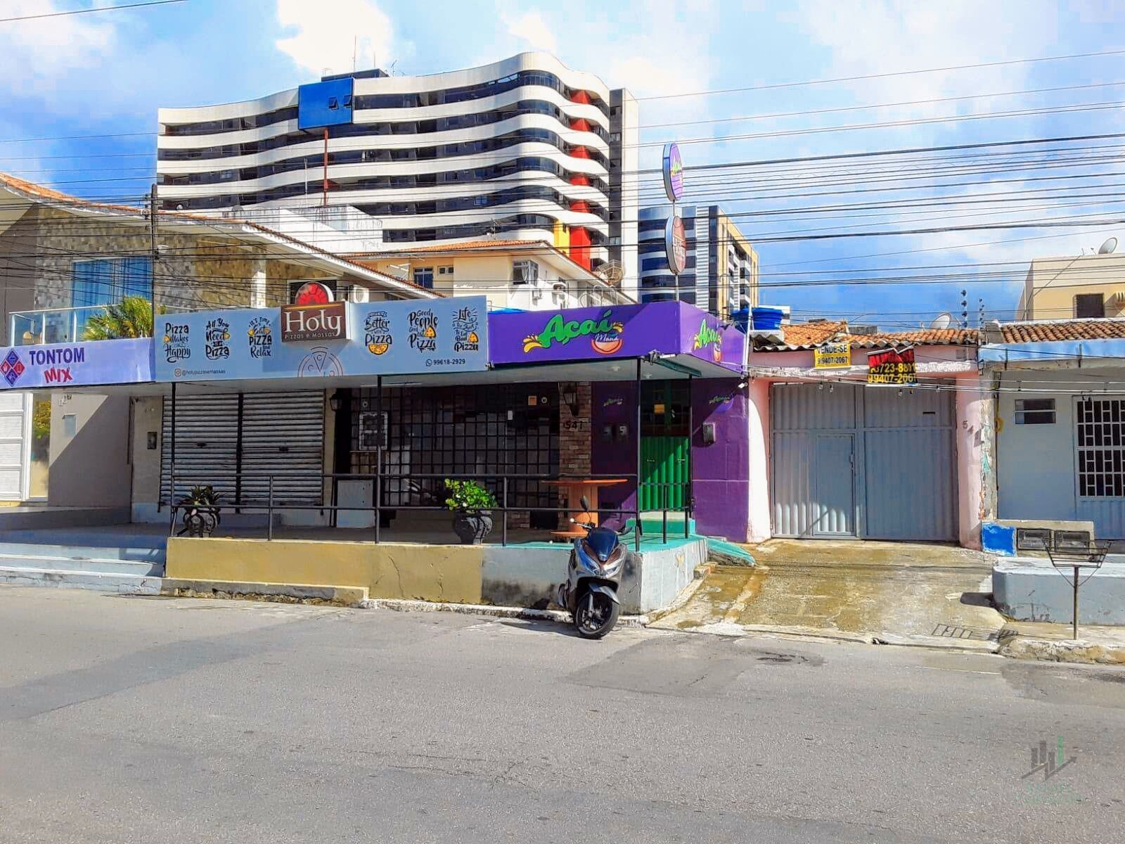 Casa à venda com 4 quartos, 202m² - Foto 1