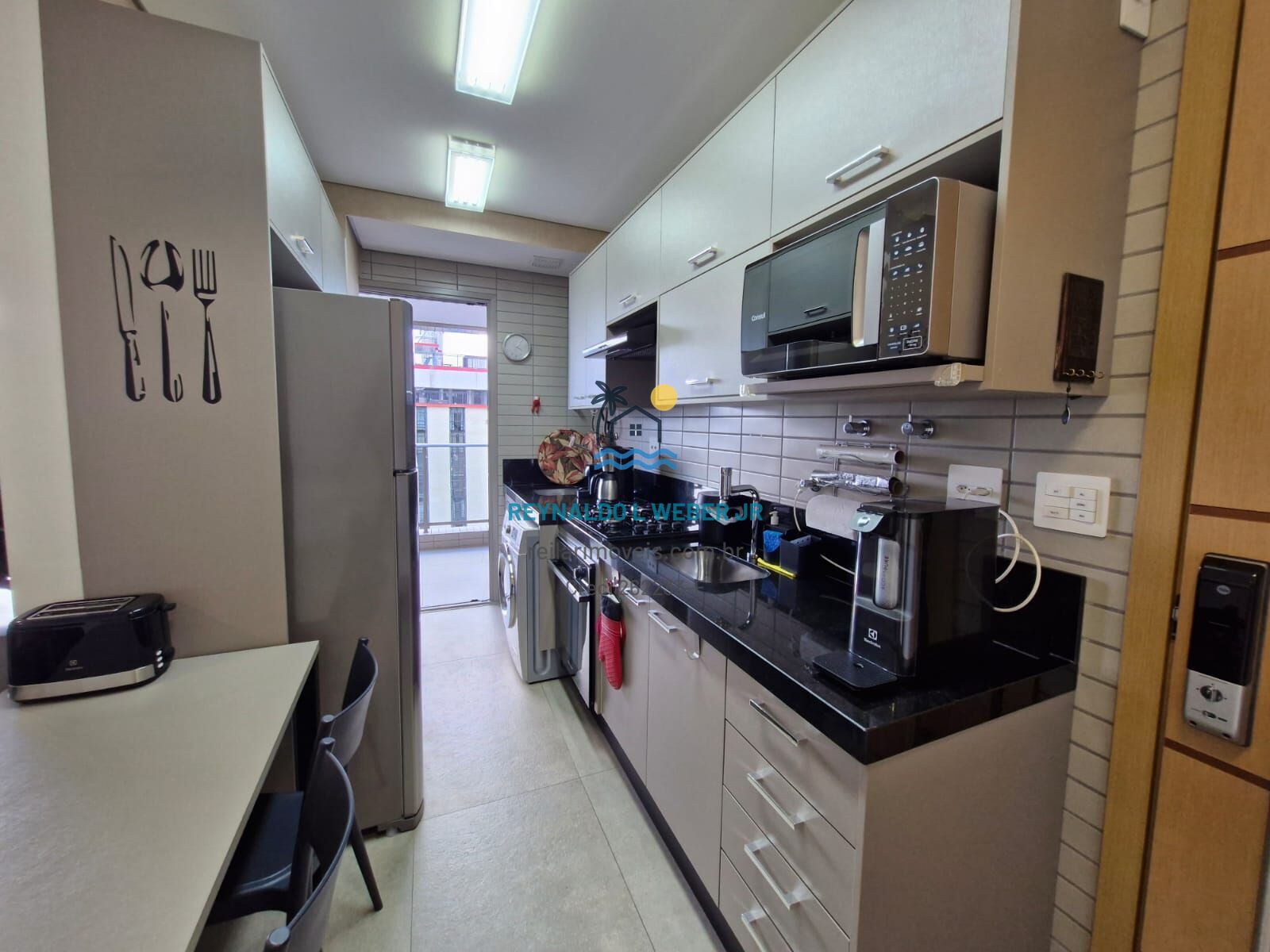 Apartamento à venda com 1 quarto, 65m² - Foto 2