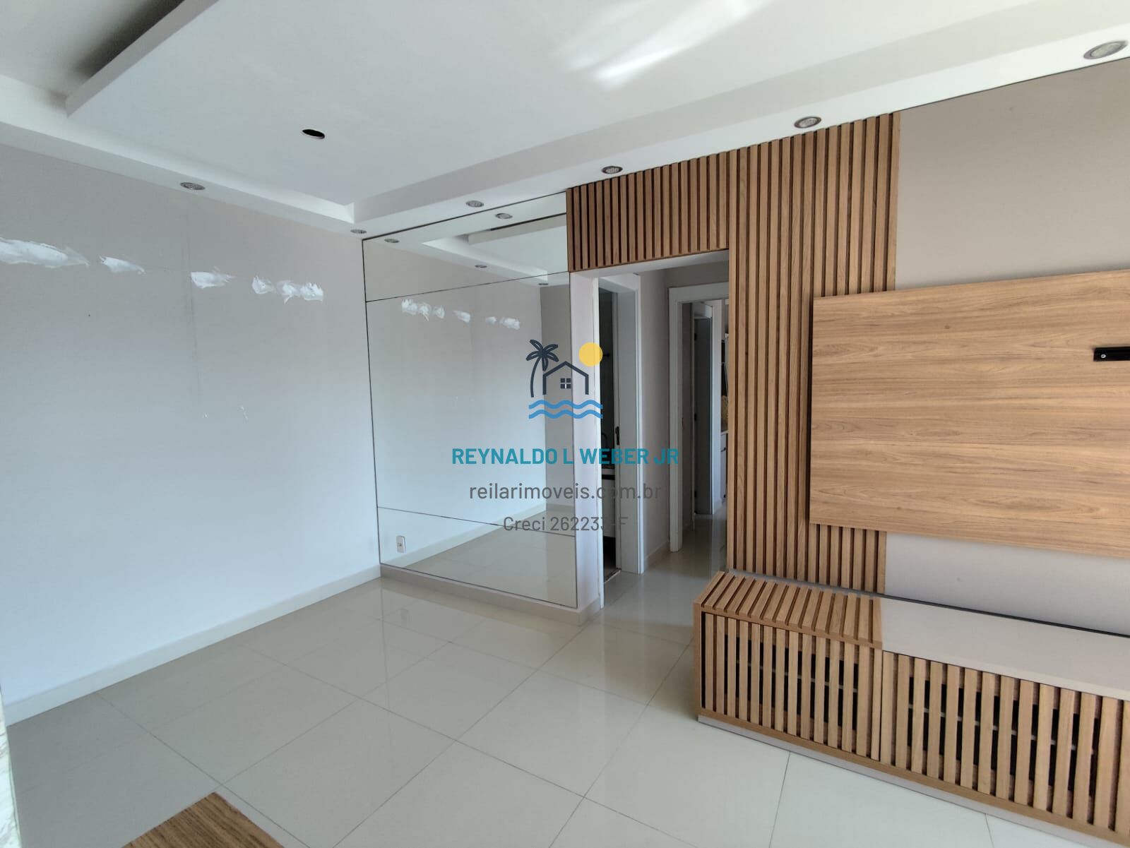 Apartamento à venda com 2 quartos, 63m² - Foto 2