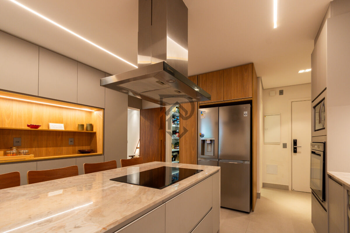 Apartamento, 4 quartos, 214 m² - Foto 2