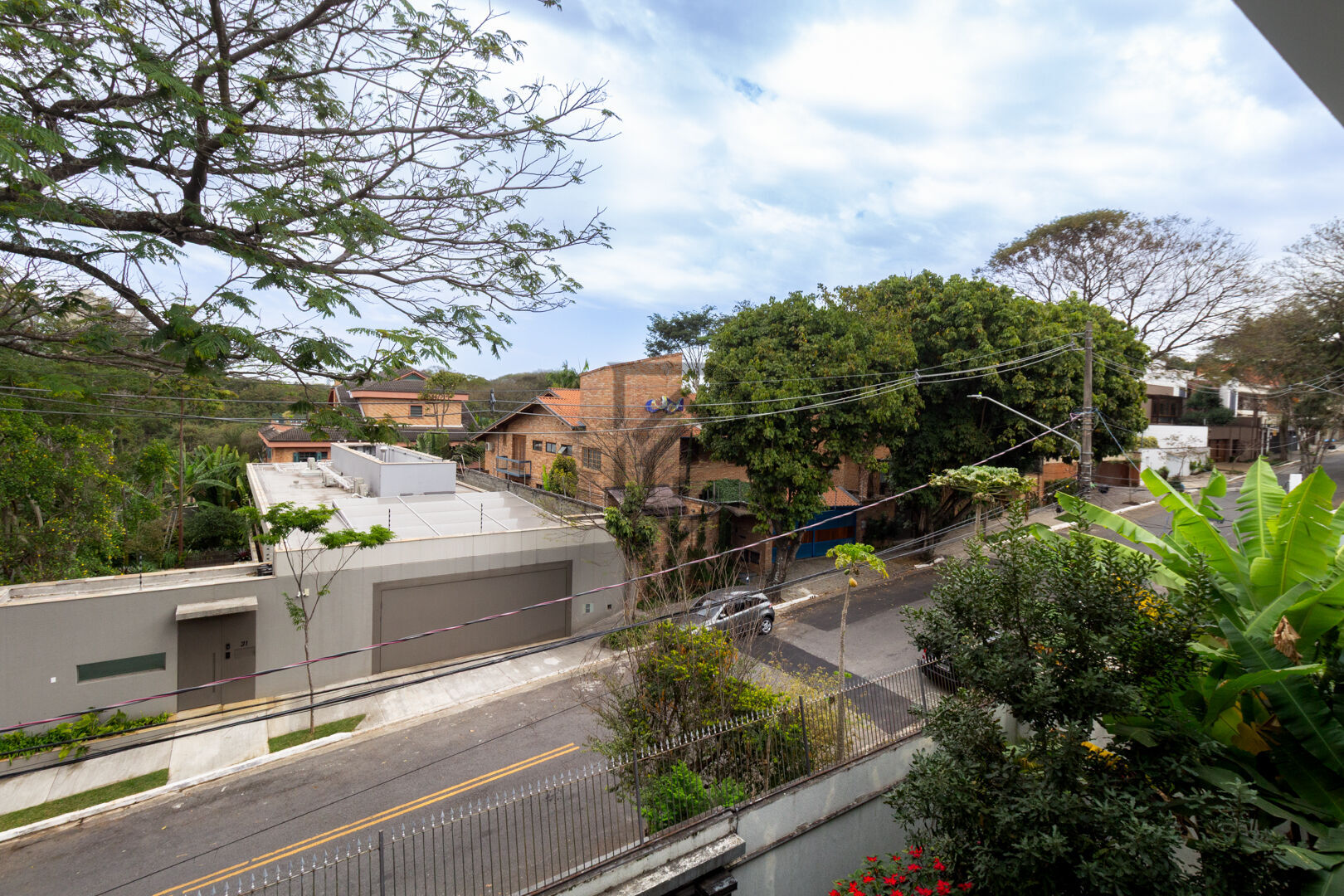 Casa à venda com 5 quartos, 566m² - Foto 2
