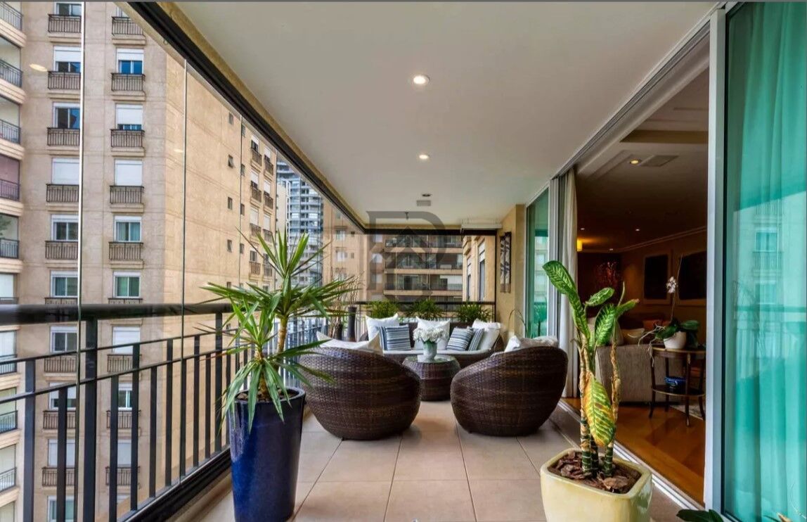 Apartamento, 3 quartos, 218 m² - Foto 1