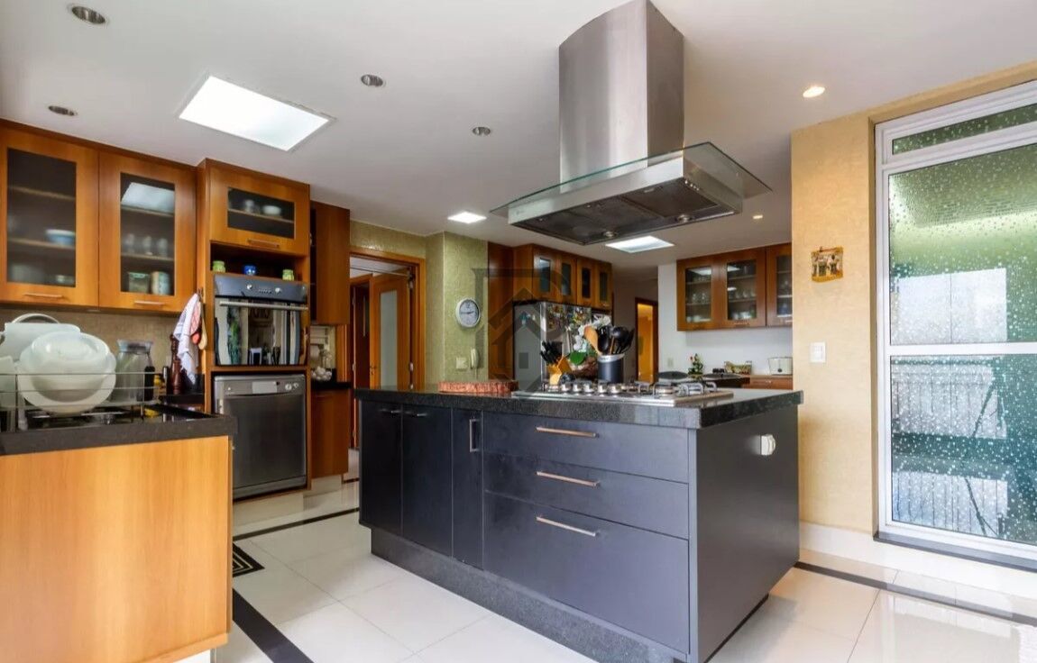 Apartamento, 3 quartos, 218 m² - Foto 2