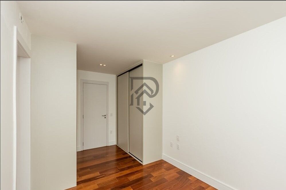 Apartamento à venda com 3 quartos, 123m² - Foto 27