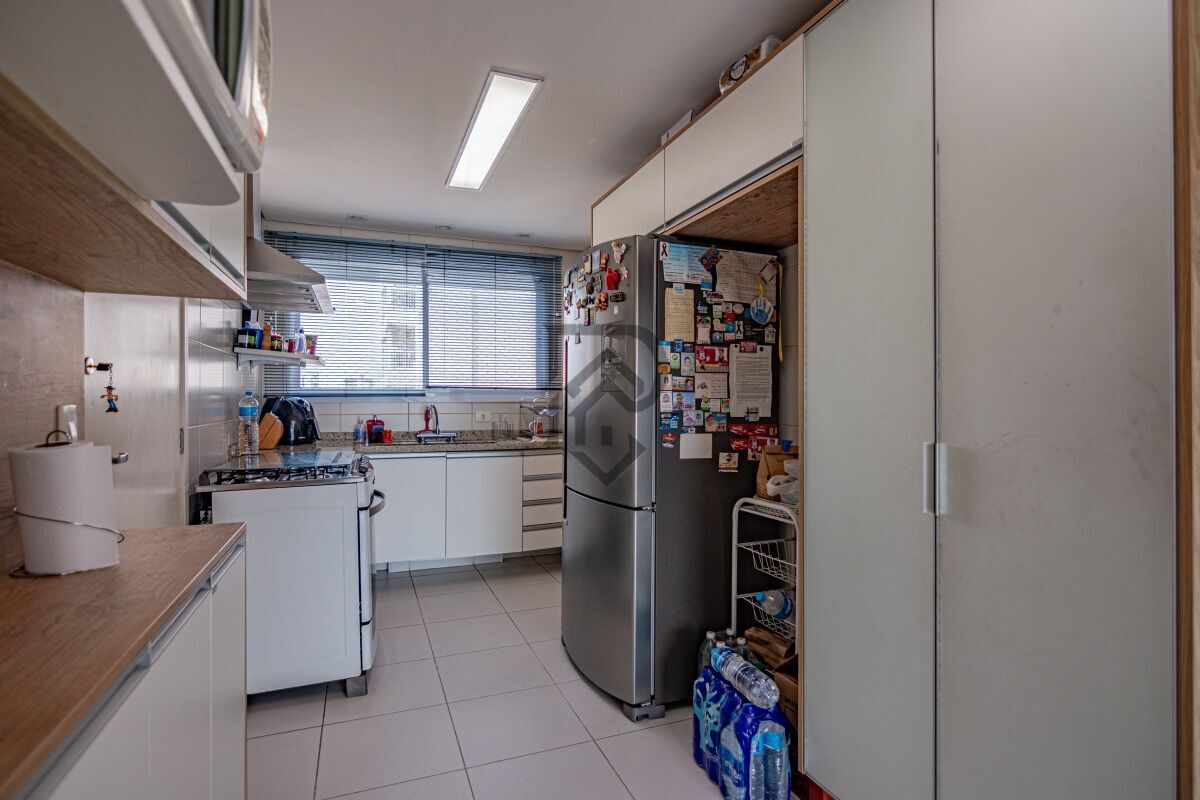 Apartamento à venda com 3 quartos, 162m² - Foto 19