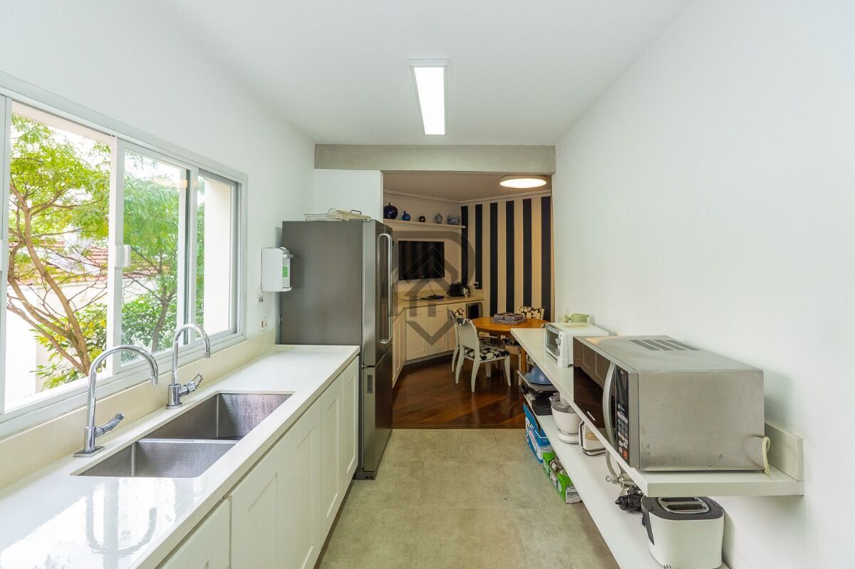 Apartamento, 3 quartos, 209 m² - Foto 1