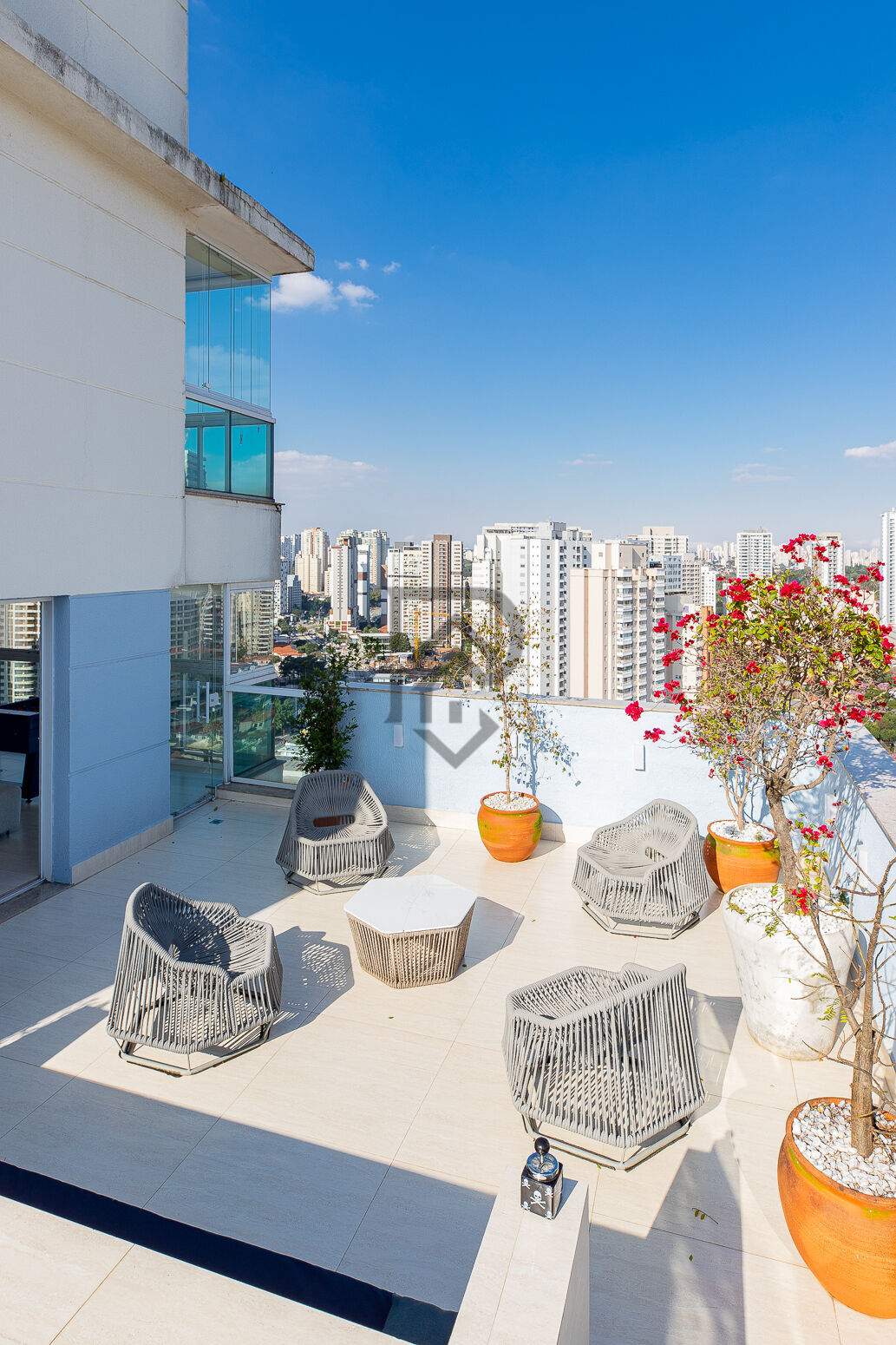 Cobertura à venda com 3 quartos, 227m² - Foto 2