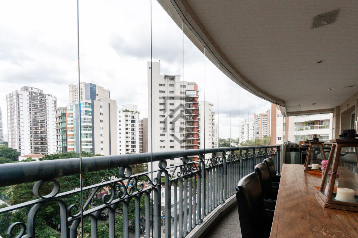 Apartamento, 4 quartos, 250 m² - Foto 1
