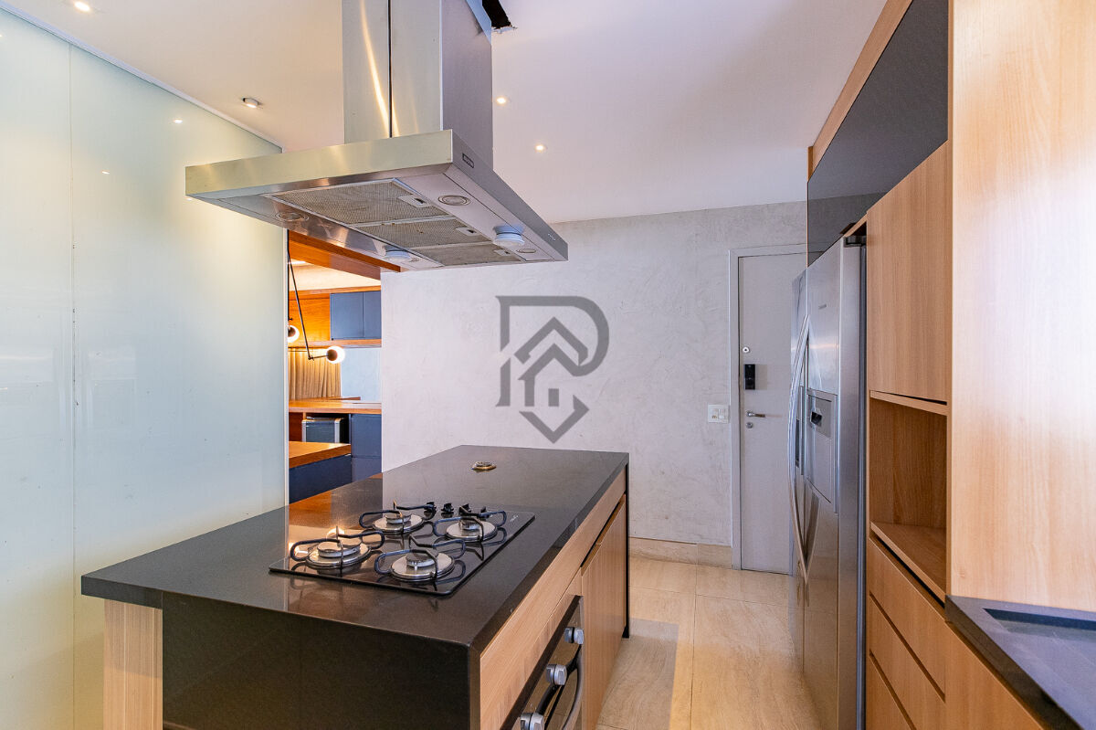 Apartamento à venda com 3 quartos, 194m² - Foto 1