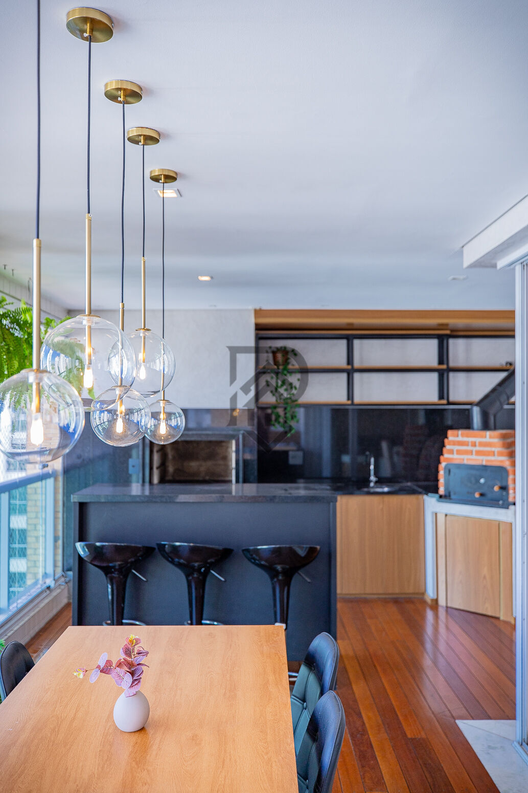 Apartamento à venda com 3 quartos, 194m² - Foto 2