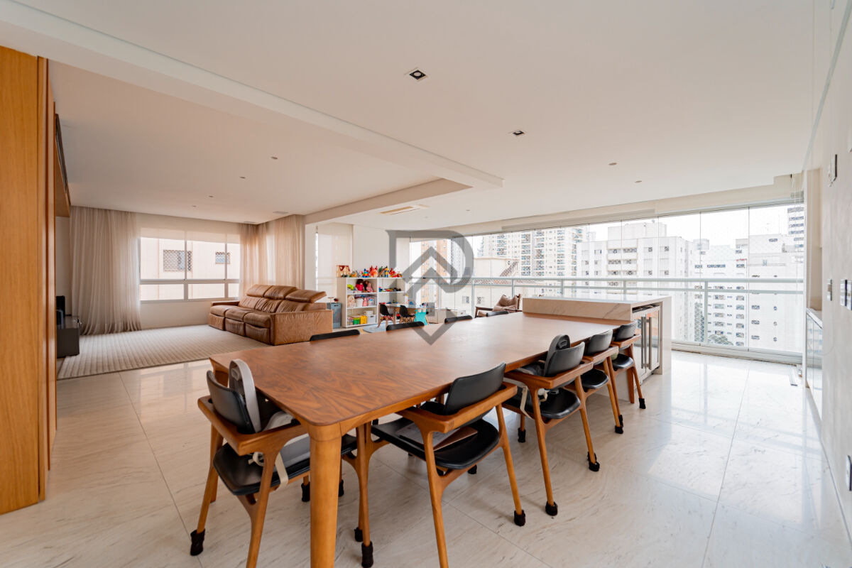 Apartamento, 3 quartos, 220 m² - Foto 1