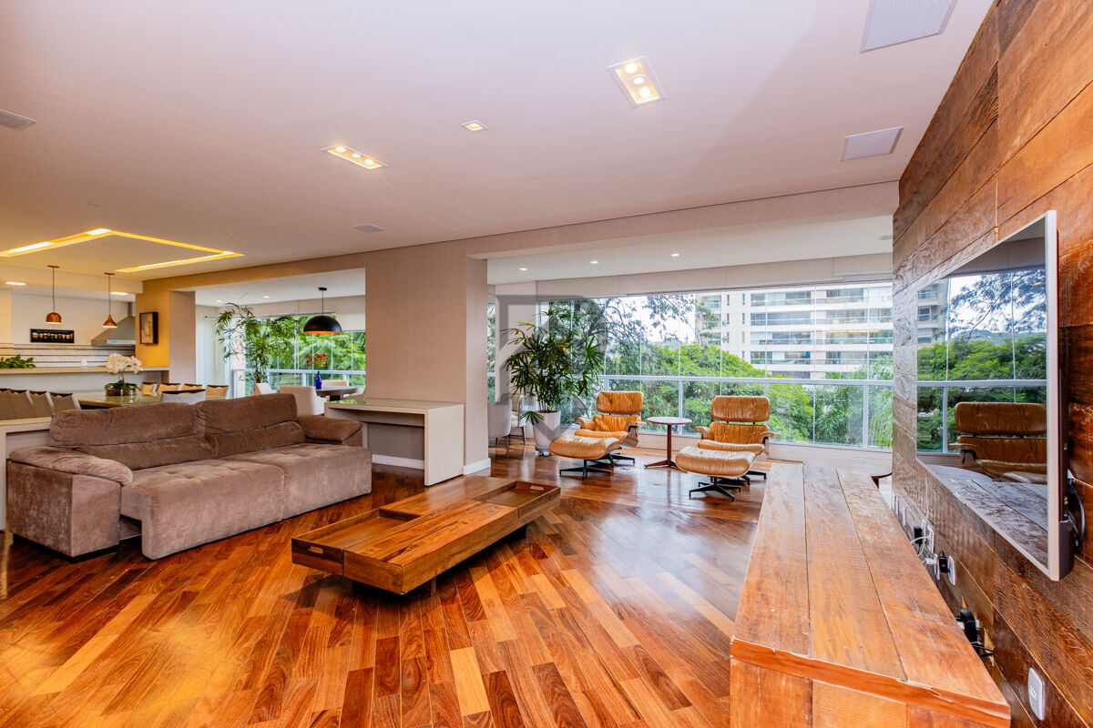 Apartamento, 3 quartos, 242 m² - Foto 1