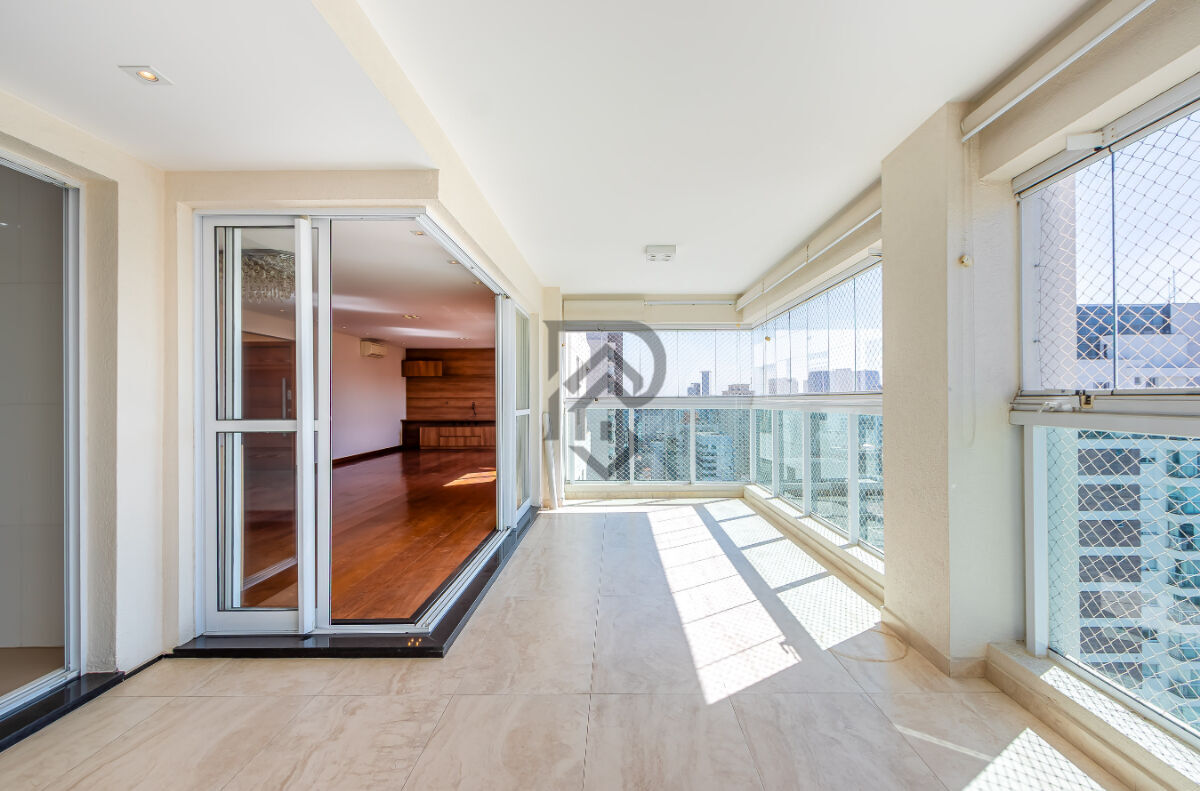 Apartamento, 3 quartos, 210 m² - Foto 2