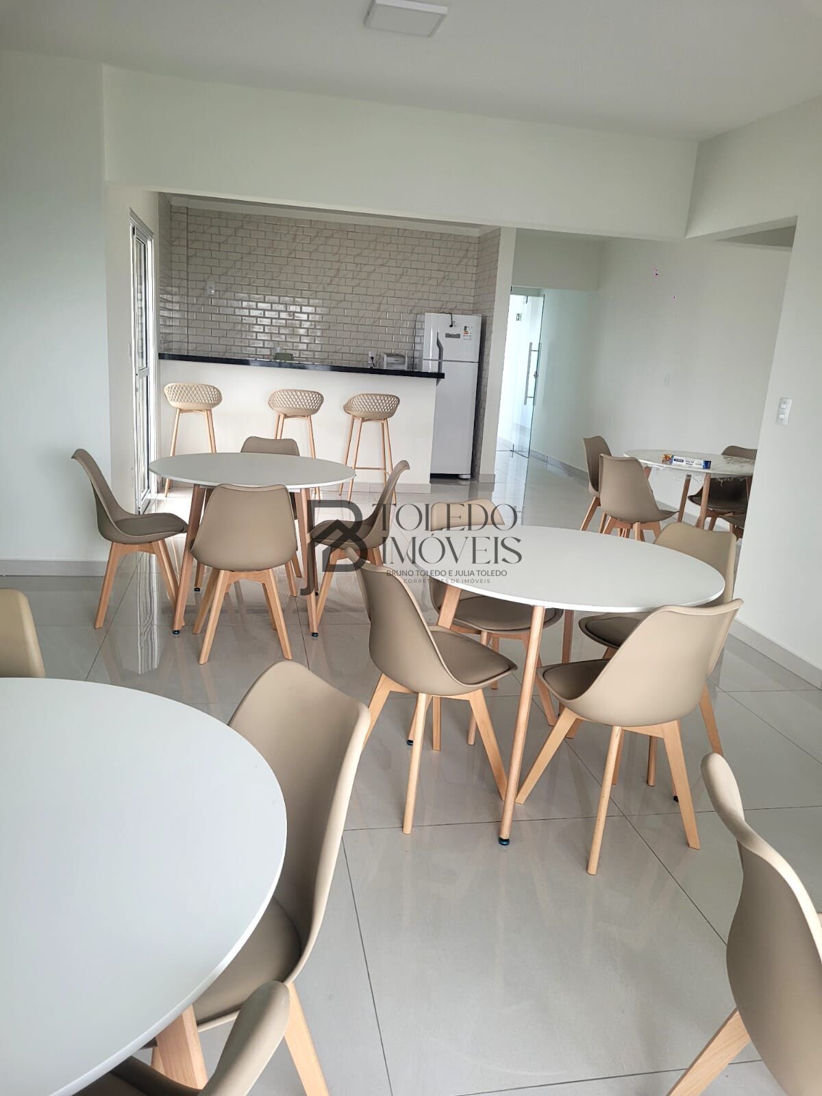 Apartamento para alugar com 2 quartos, 69m² - Foto 27