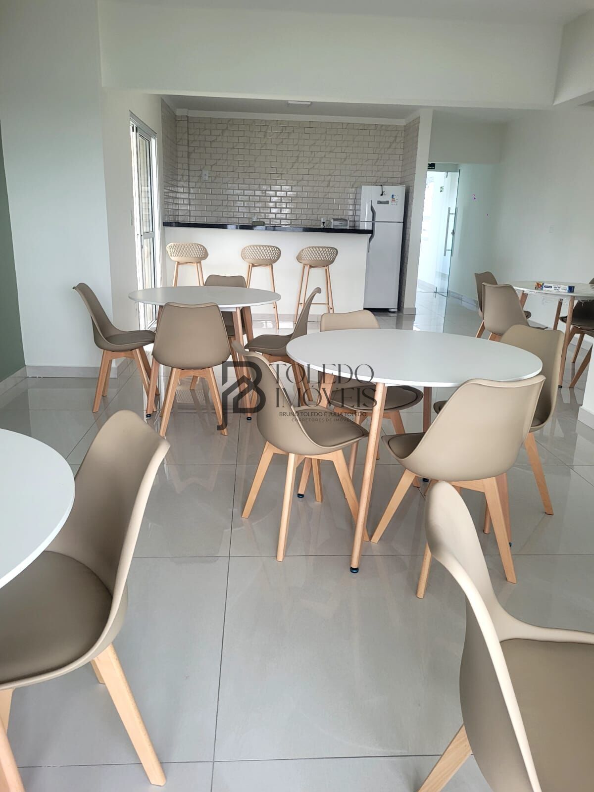 Apartamento para alugar com 2 quartos, 69m² - Foto 29
