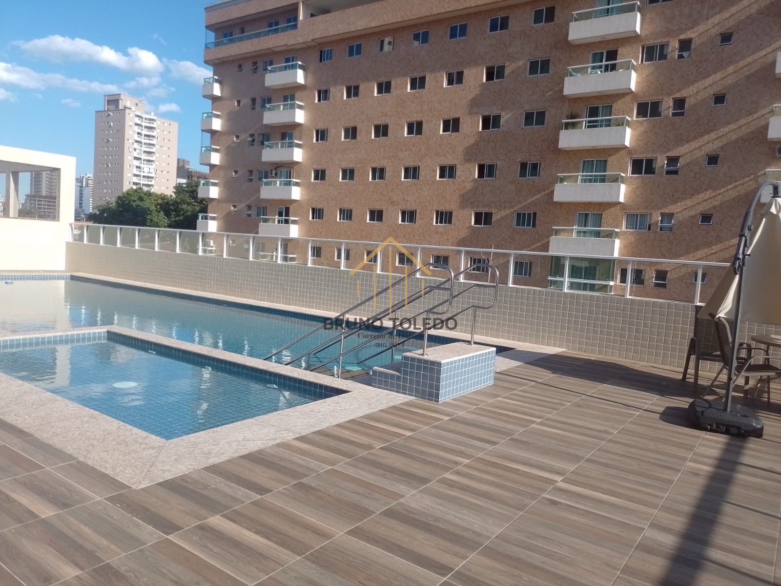 Apartamento à venda com 2 quartos, 64m² - Foto 11