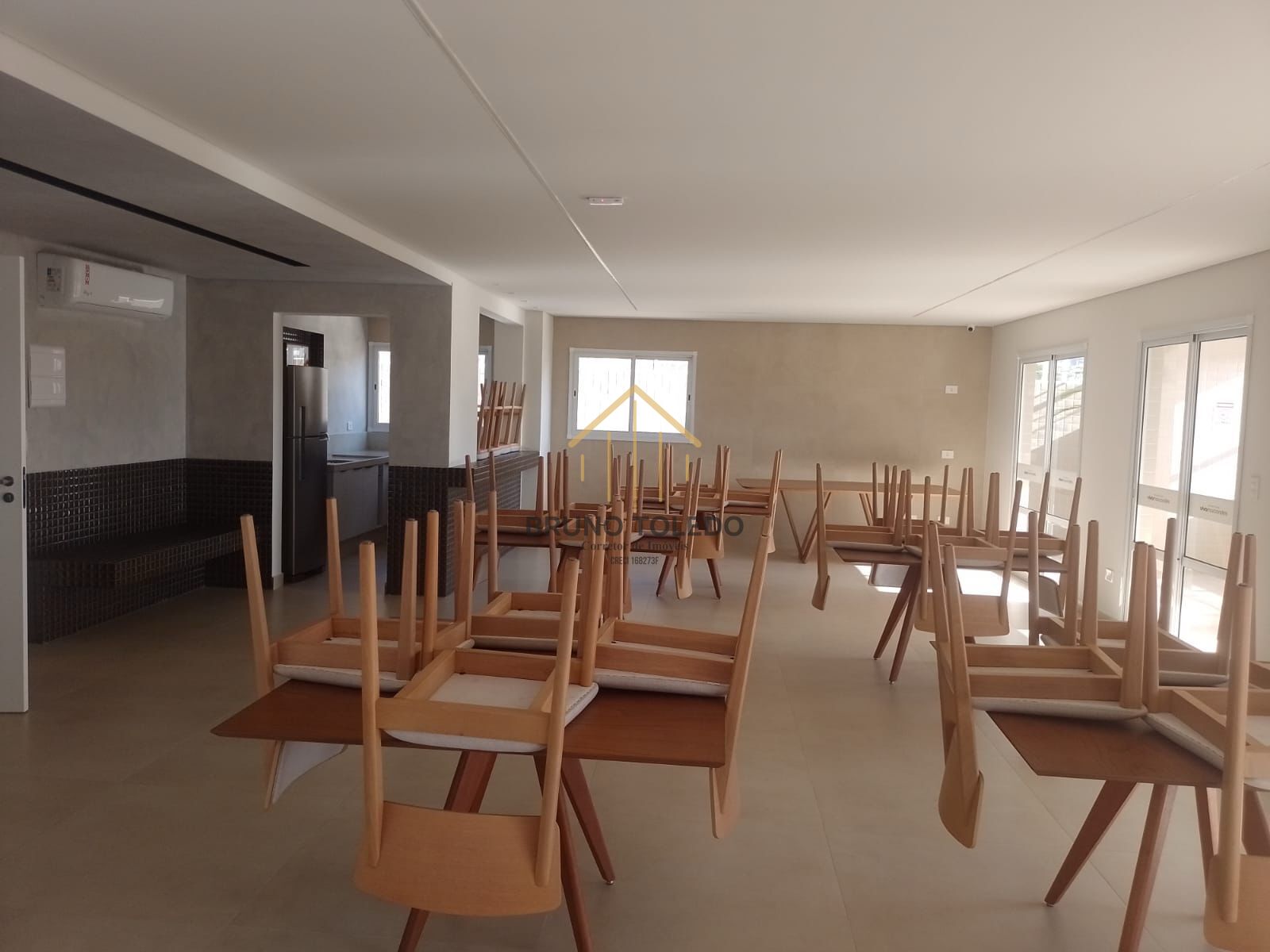 Apartamento à venda com 2 quartos, 64m² - Foto 13