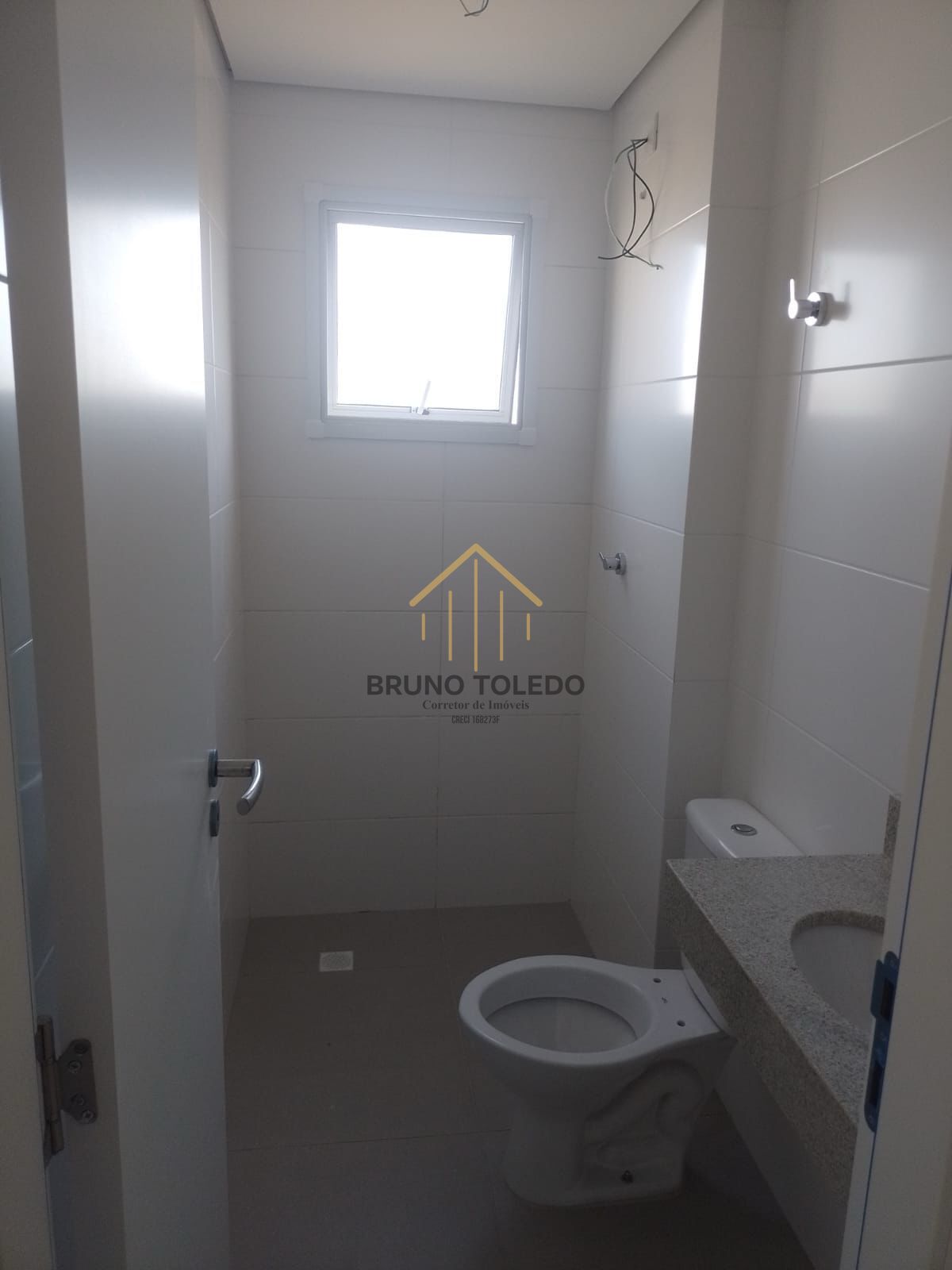 Apartamento à venda com 2 quartos, 64m² - Foto 3