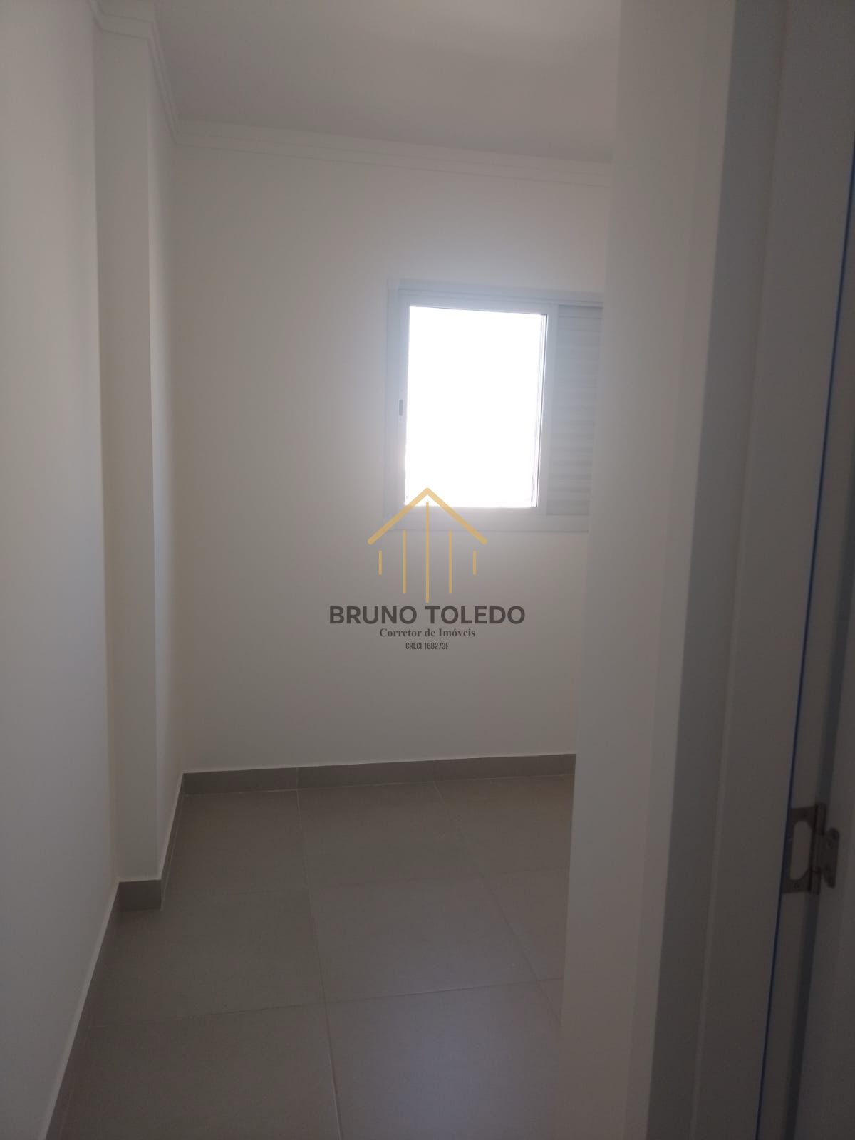 Apartamento à venda com 2 quartos, 64m² - Foto 4