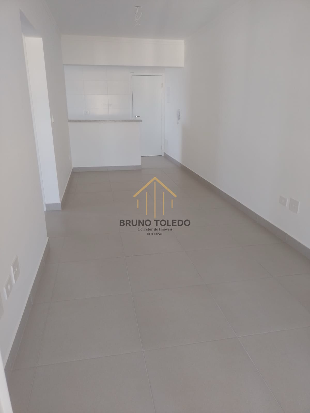 Apartamento à venda com 2 quartos, 64m² - Foto 1