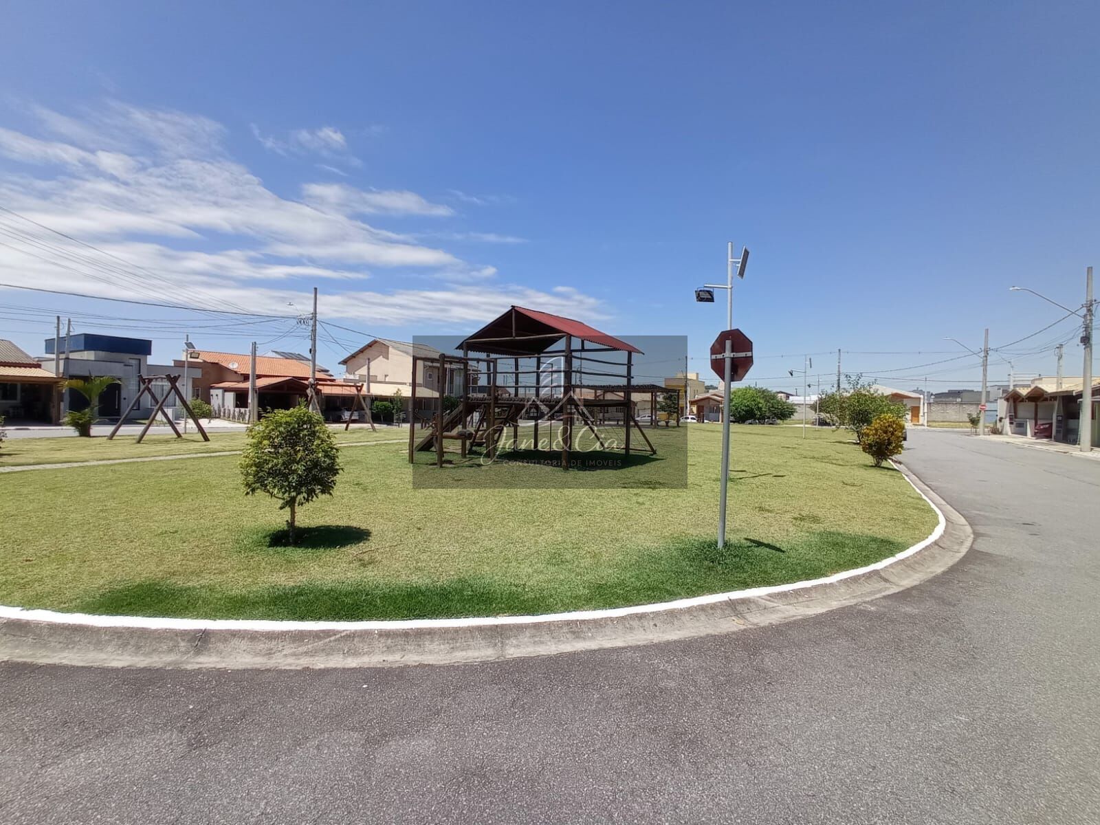 Casa à venda com 3 quartos, 105m² - Foto 12