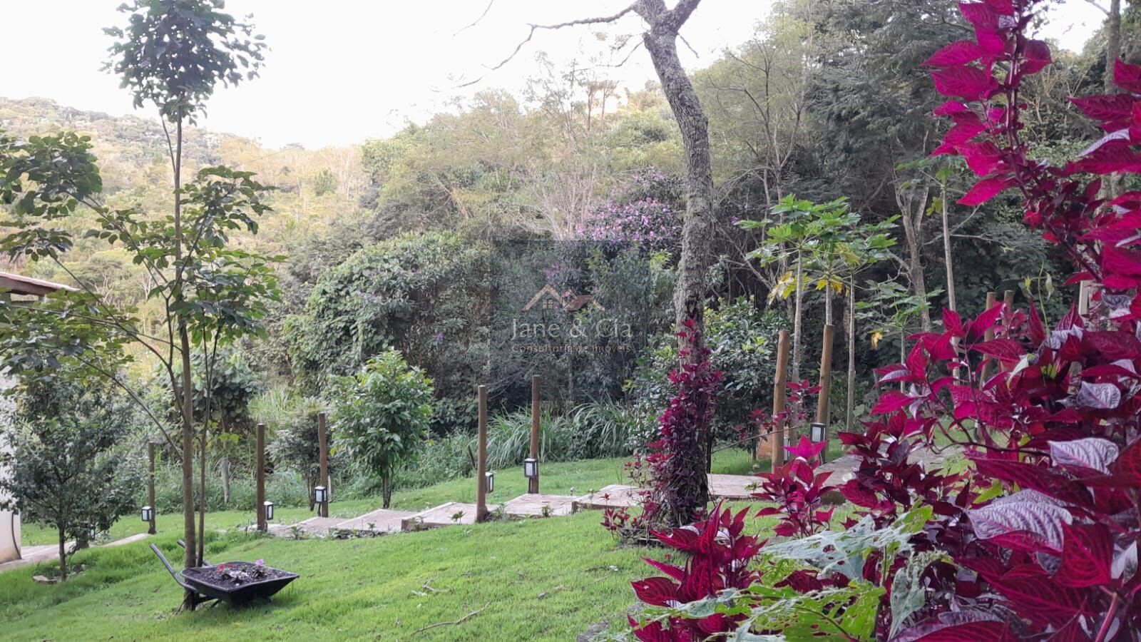 Chácara à venda com 7 quartos, 1440m² - Foto 30
