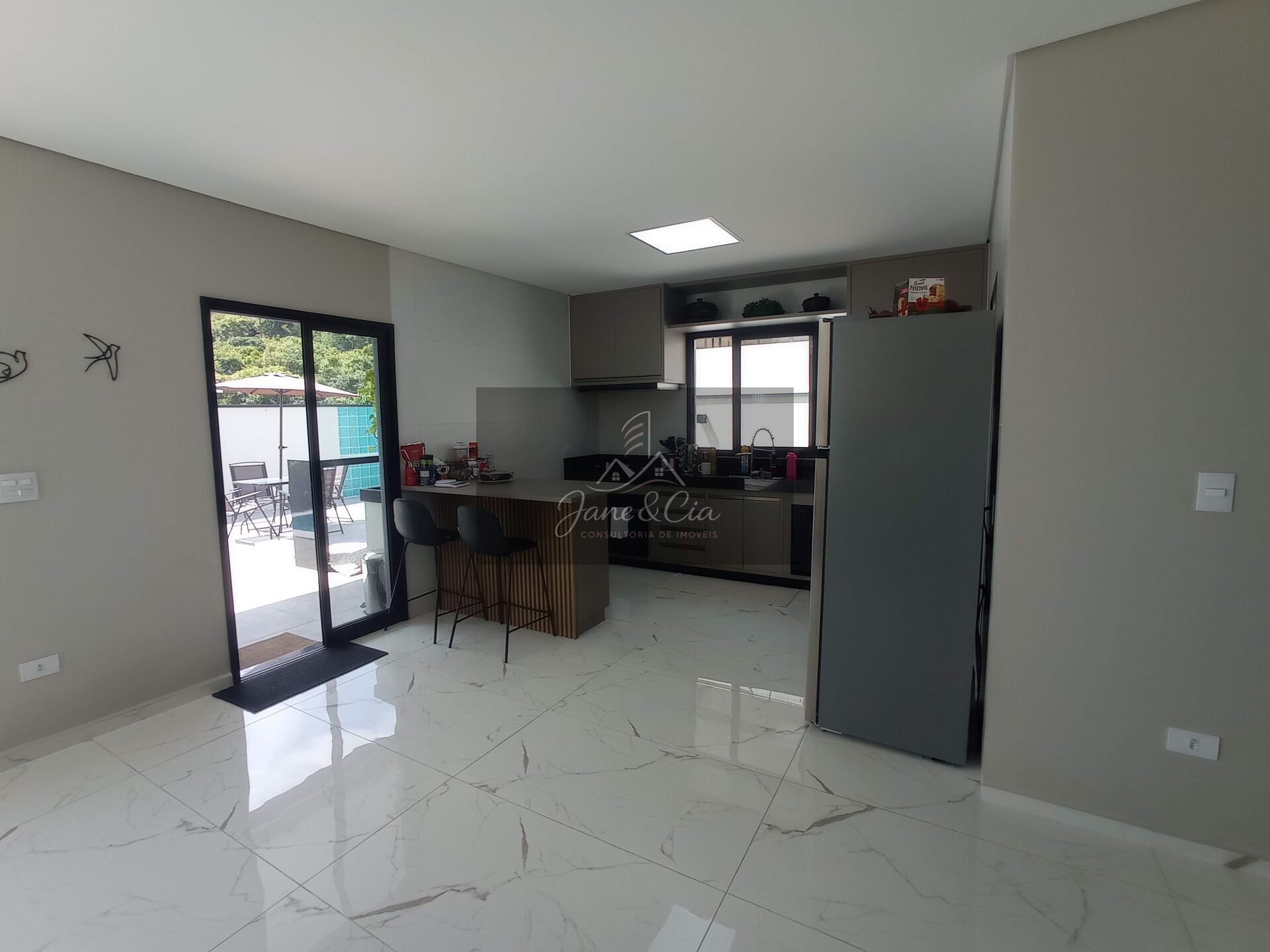 Casa à venda com 3 quartos, 262m² - Foto 3
