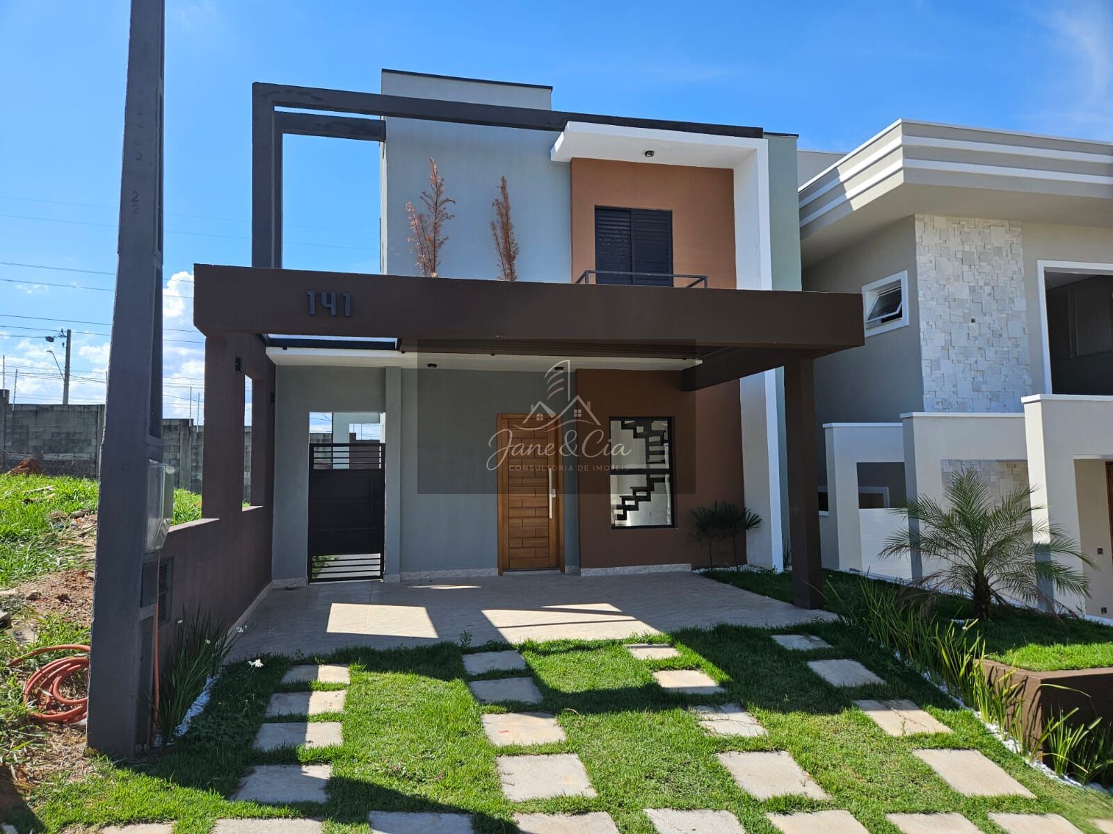 Casa à venda com 3 quartos, 140m² - Foto 1