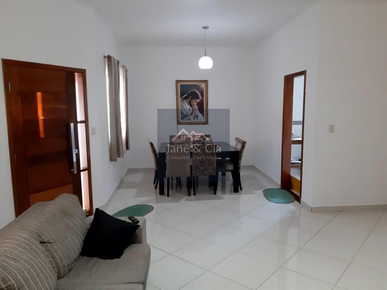 Casa à venda com 3 quartos, 200m² - Foto 1