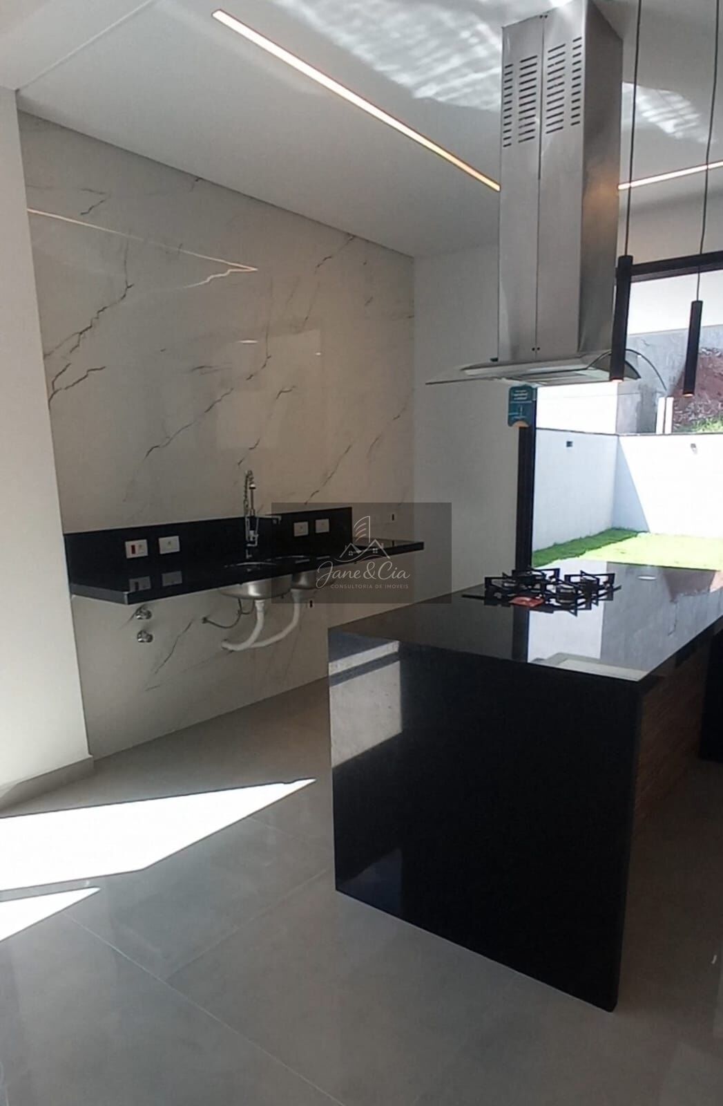 Casa à venda com 3 quartos, 158m² - Foto 3