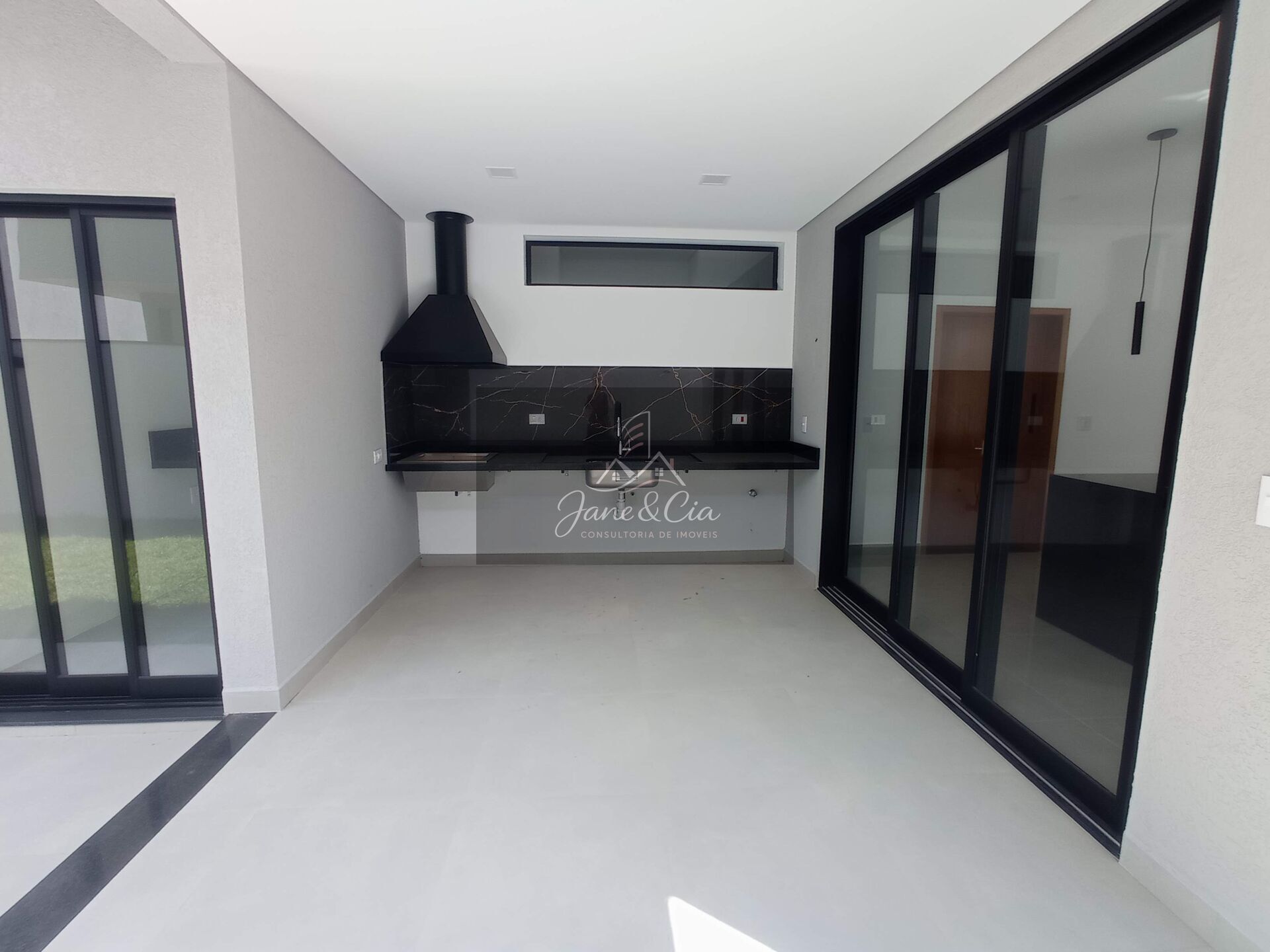 Casa à venda com 3 quartos, 158m² - Foto 4