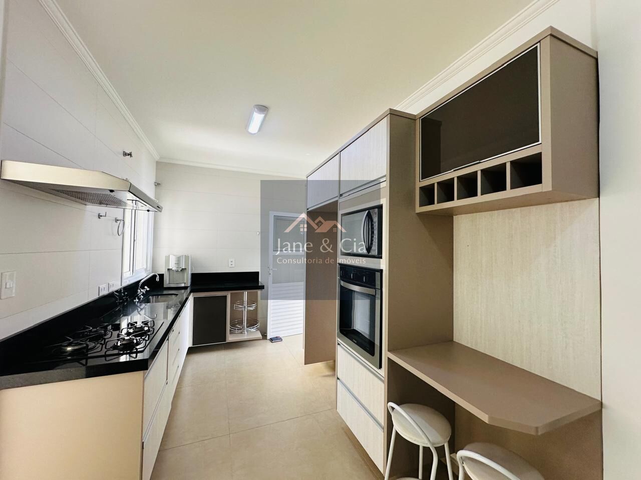 Casa à venda com 4 quartos, 220m² - Foto 9