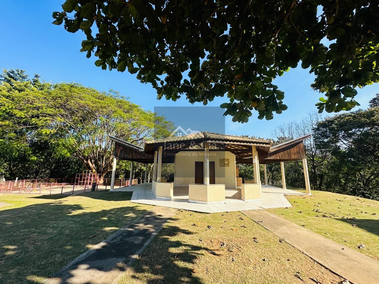 Casa à venda com 4 quartos, 220m² - Foto 27