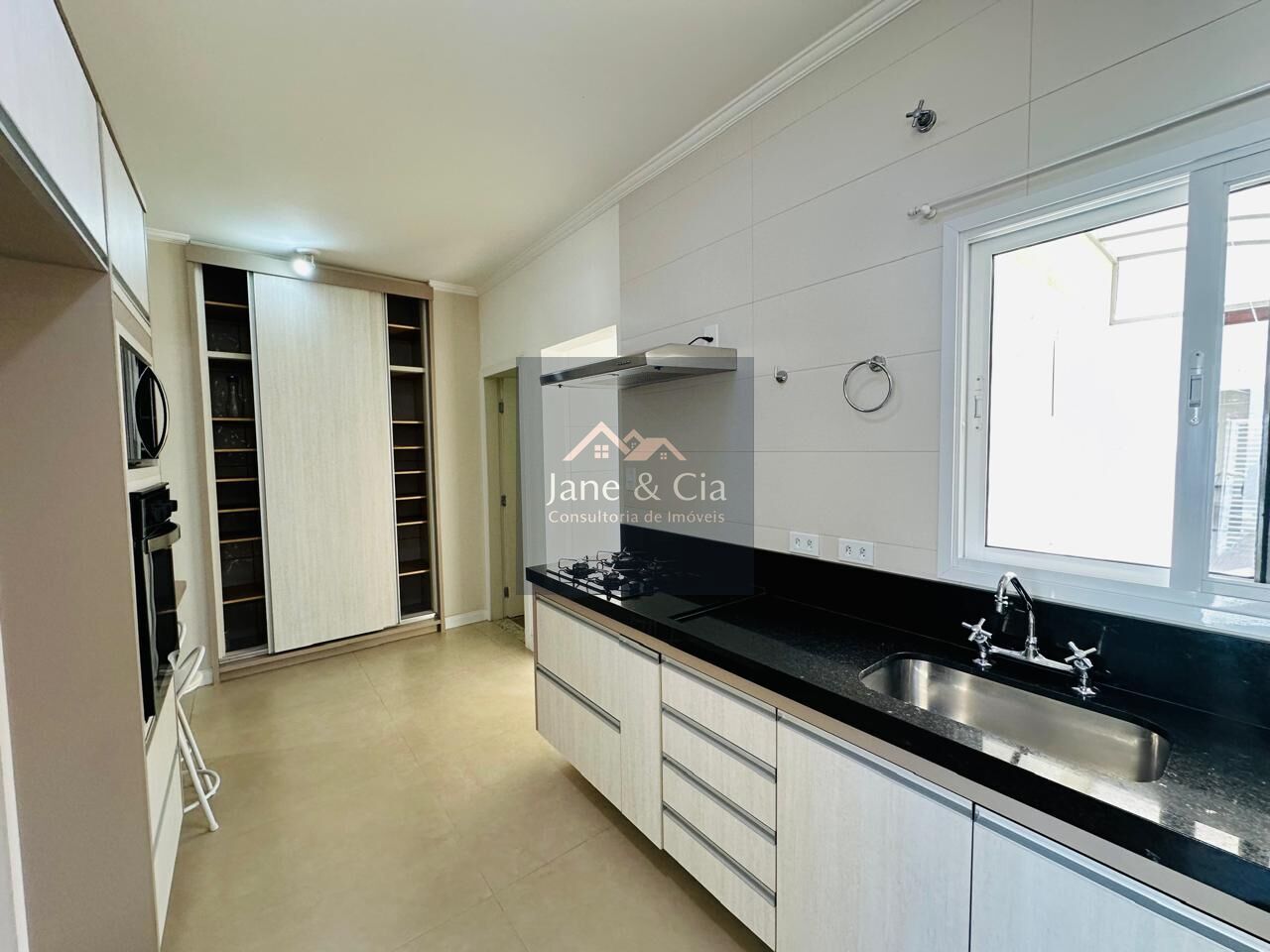 Casa à venda com 4 quartos, 220m² - Foto 10