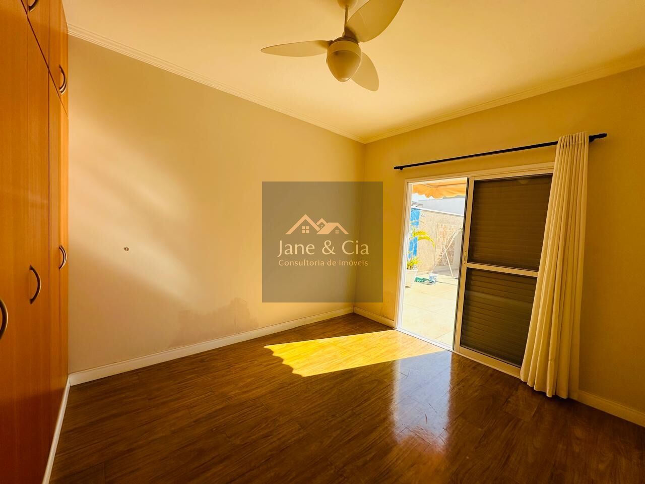Casa à venda com 4 quartos, 220m² - Foto 14