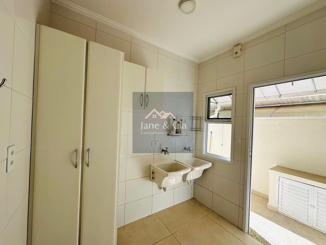 Casa à venda com 4 quartos, 220m² - Foto 11