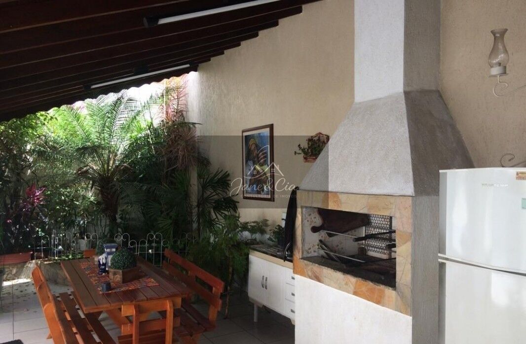 Casa à venda com 3 quartos, 187m² - Foto 4