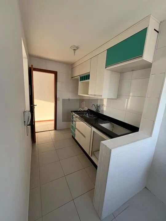 Apartamento à venda com 2 quartos, 68m² - Foto 2