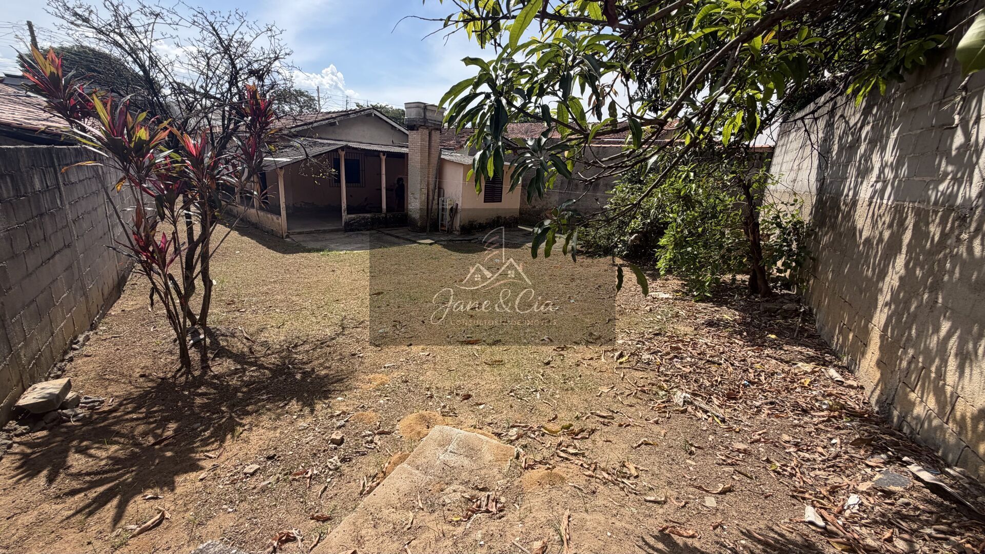 Casa, 2 quartos, 270 m² - Foto 1