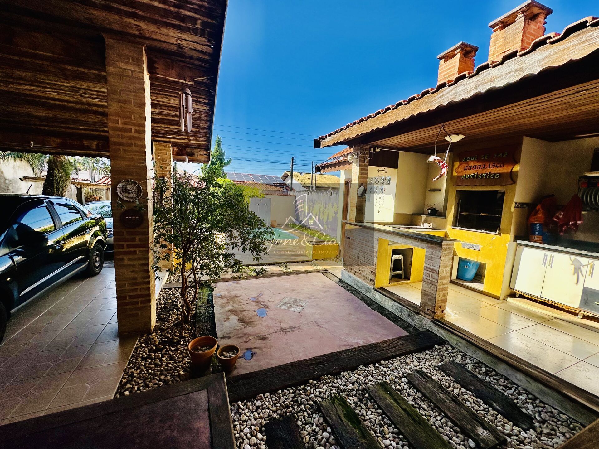 Casa à venda com 2 quartos, 152m² - Foto 1