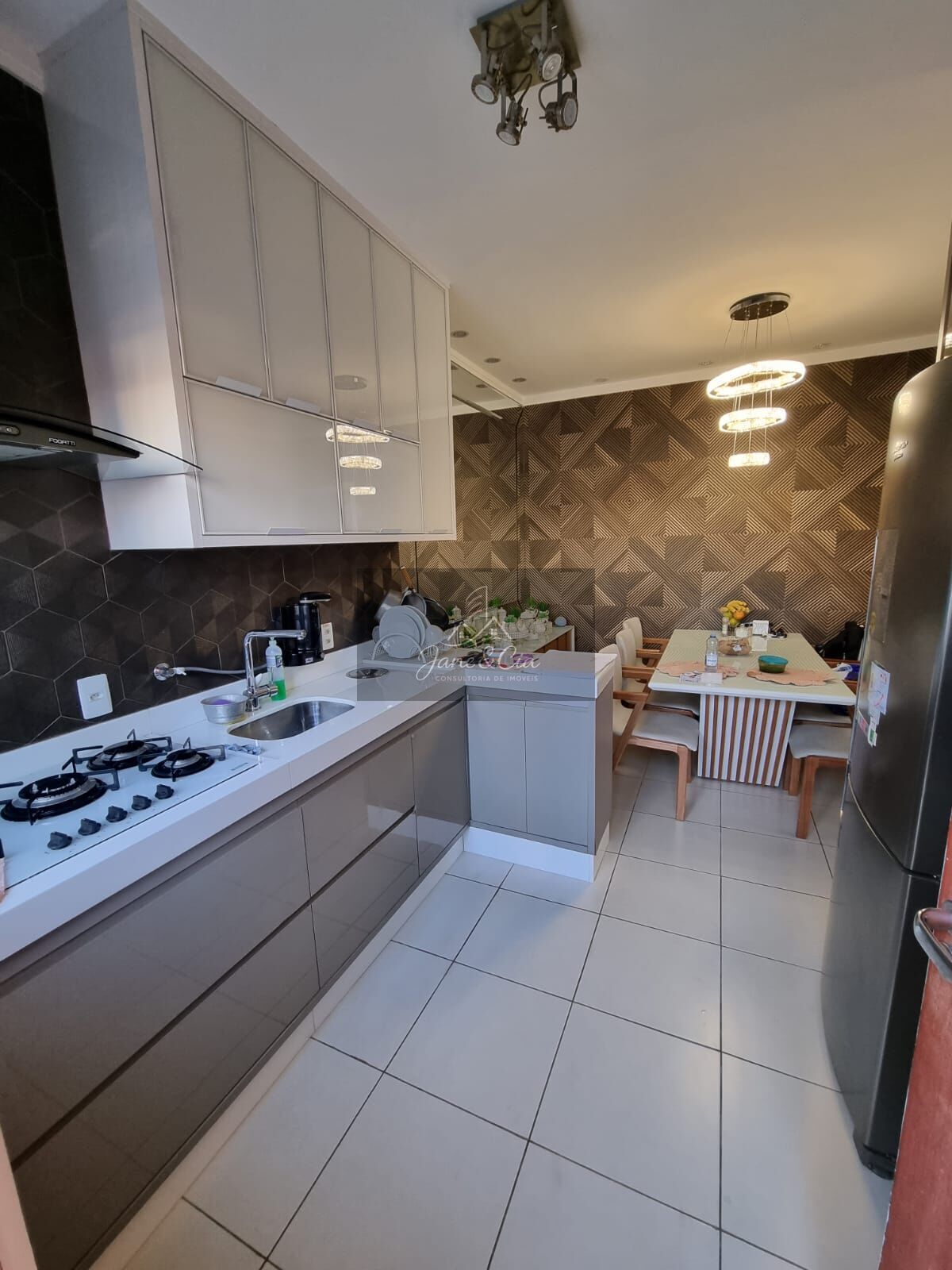 Casa à venda com 3 quartos, 129m² - Foto 3