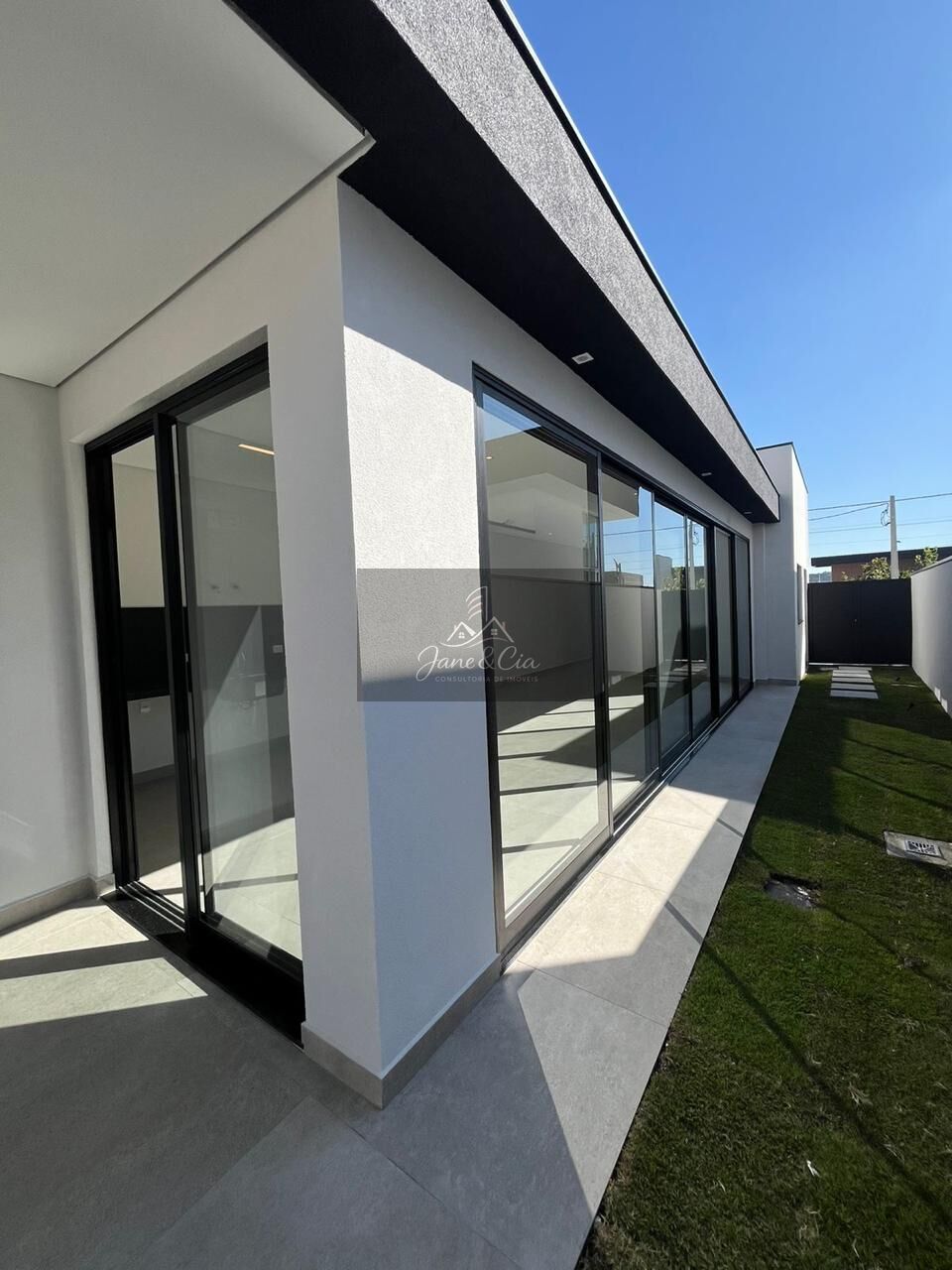 Casa à venda com 4 quartos, 168m² - Foto 4